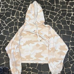 I am selling this item because I hardly have worn it